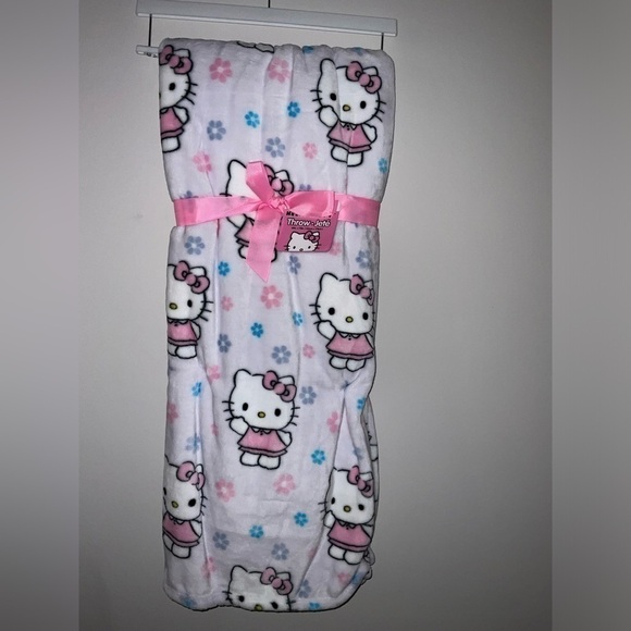 Hello Kitty spring flower blanket - Picture 9 of 10